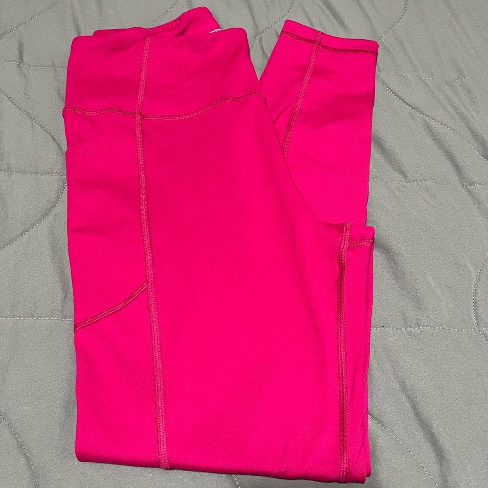 Victoria's Secret Essential Studio 7/8 Leggings. Size 10